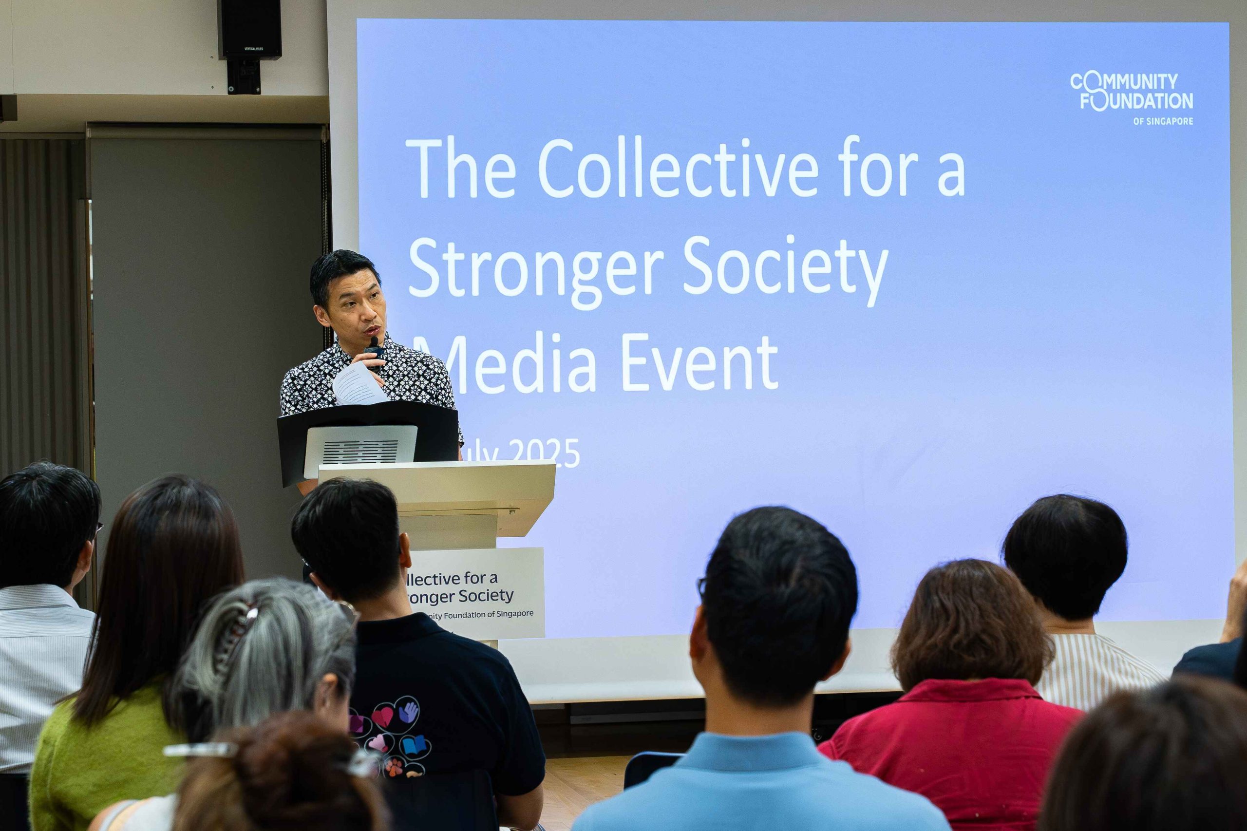 Guest-of-Honour, Mr David Neo, Acting Minister for Culture, Community and Youth & Senior
Minister of State for Education giving his speech.