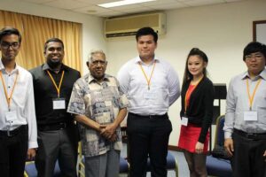 Picture of the recipients of the S R Nathan Education Award had tea with the former president at the Eurasian Community House